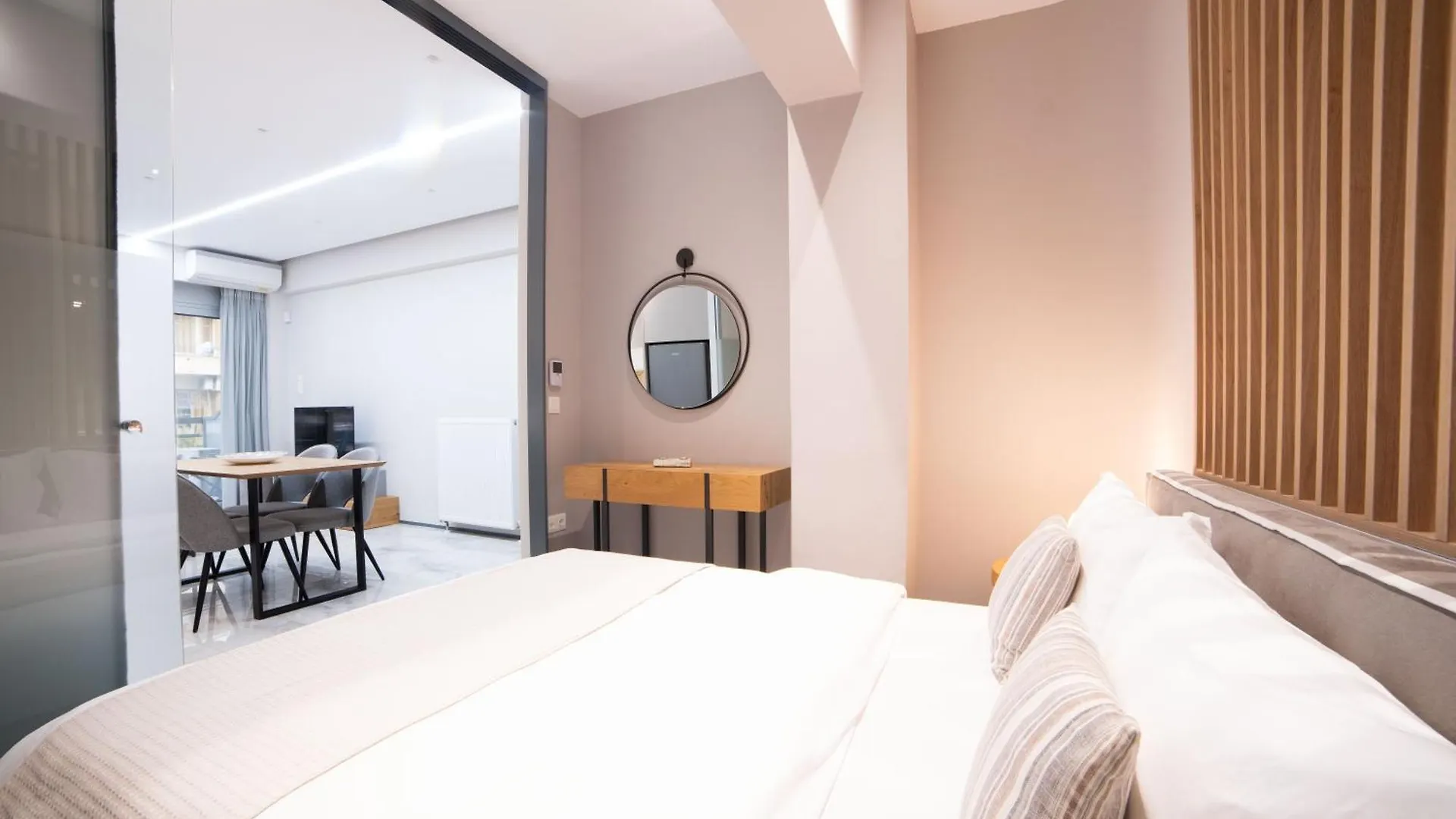 Apartment F & B Collection - City Center Hidden Gem Thessaloniki