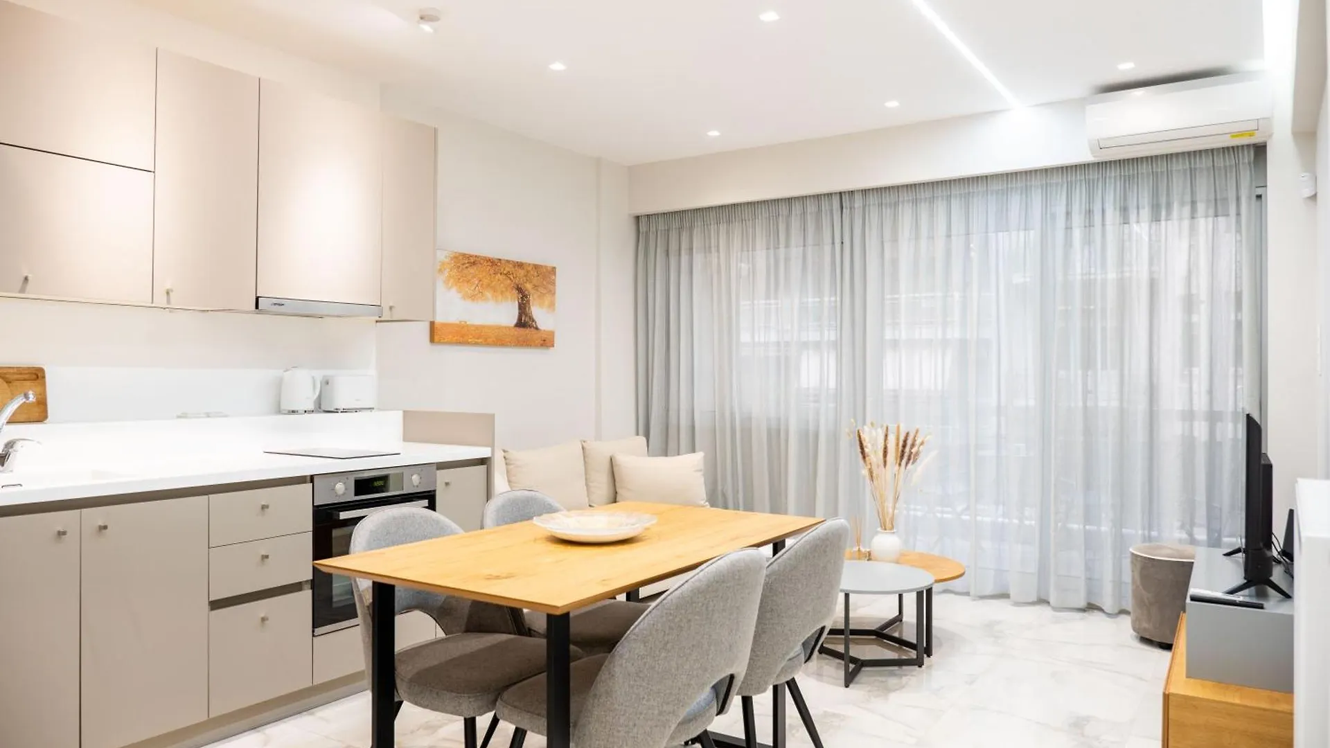 F & B Collection - City Center Hidden Gem Thessaloniki Greece